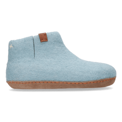 Pantoufles en feutre de laine Mula bleu clair Mula wool felt slippers light blue
