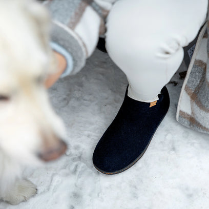 Rabara Wool Felt Slippers Black